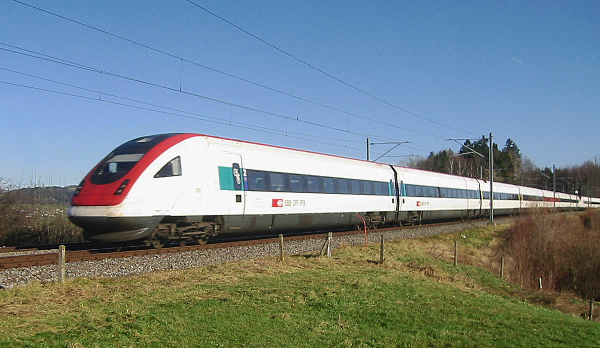 « Il y a encore des places en deuxième classe à l’arrière du train. There are still seats at the rear of the train »